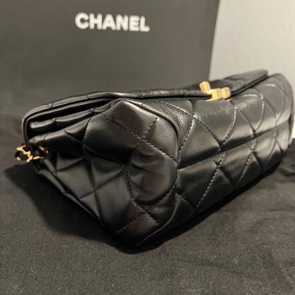 CHANEL LAMBSKIN QUILTED MEDIUM COLOR MATCH FLAP BLACK - Picture 5 of 9